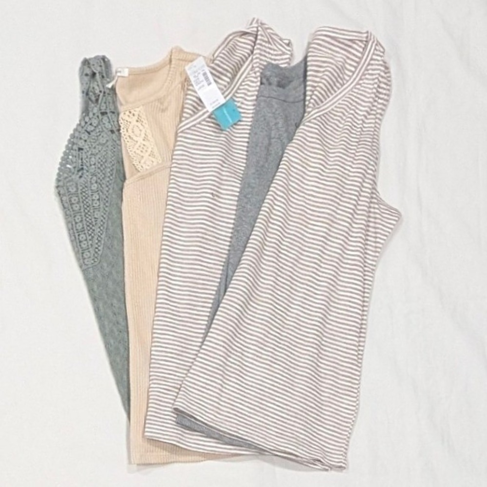 Maurices Bundle of 5 Women Sleeveless Tops Lace Ribbed Striped Tanks Size L